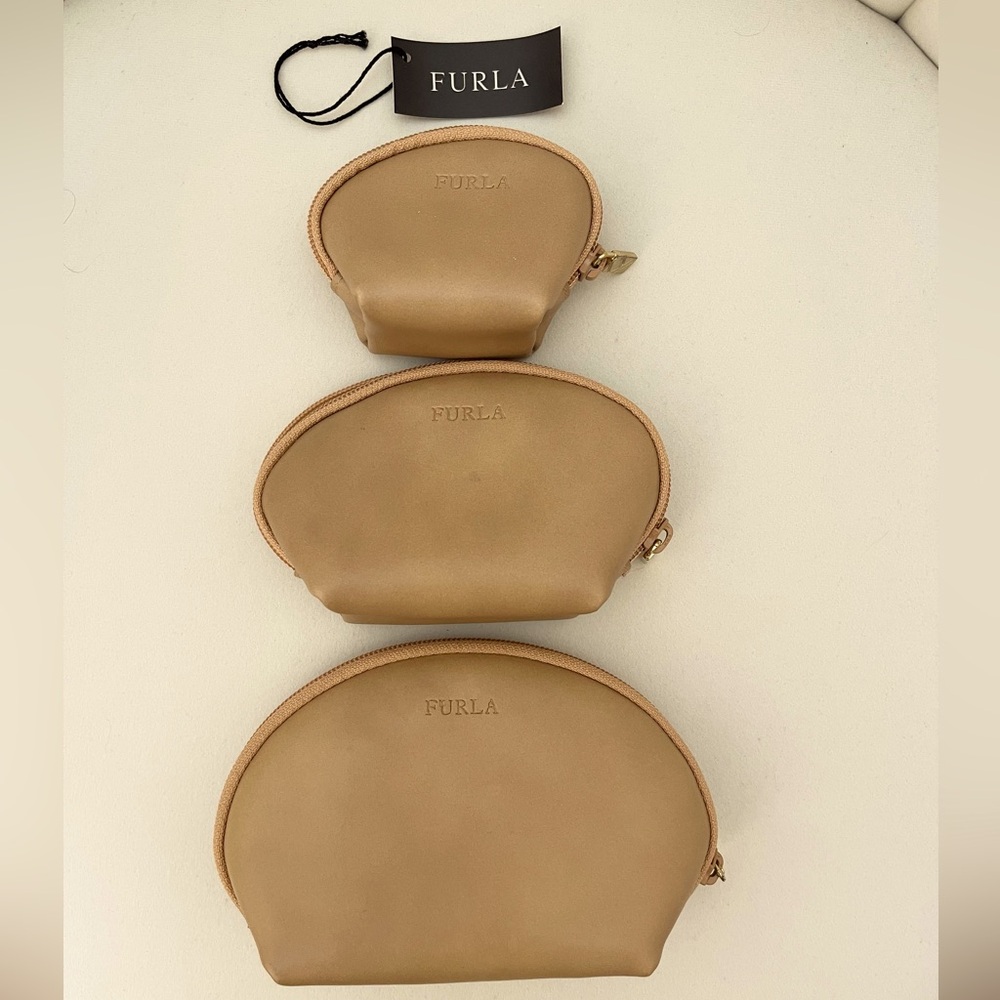 Gorgeous Furla Leather Vintage Cosmetic Case Set, Set of 3, Classic, Like New 💖
